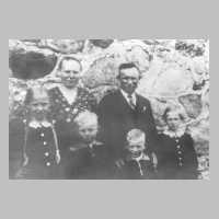 114-0032 Die Familie Friedrich Grytzan mit den Kindern Hildegard, Herbert, Helmut und Erika.jpg